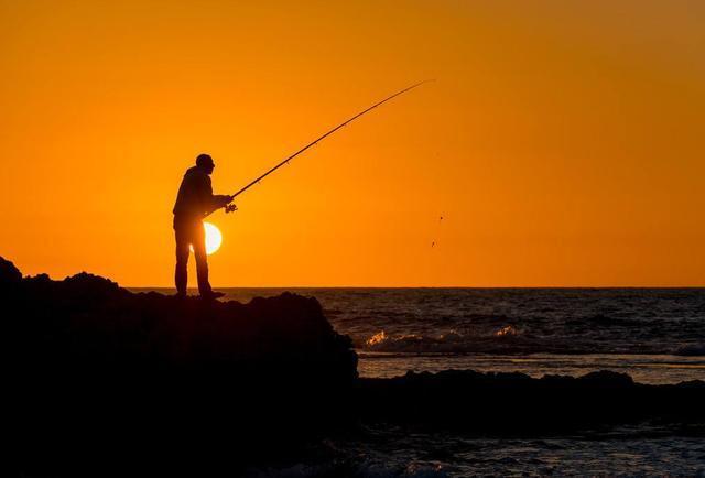 深秋钓鱼三大原则，掌握好你将渔获满满！